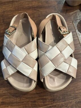 Alohas Women's Beige and White Woven Slingback Sandals